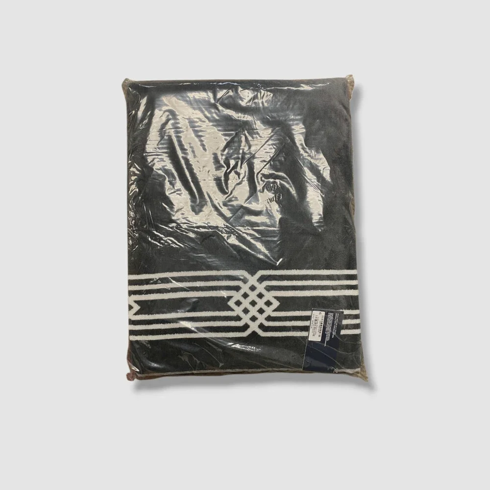 Hudson Park Collection Black Marittima Beach Towel Size 40